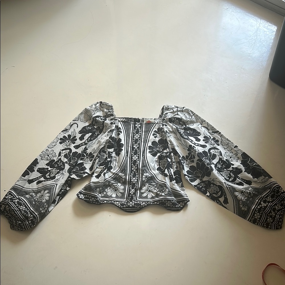 FARM Rio Black and White Floral Peasant Top